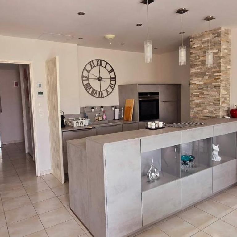 Tout à pied Appartement lumineux avec terrasse - Apartamento de 3 dormitorios con balcón - 5