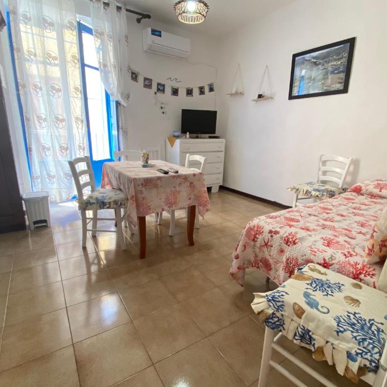 Lipari Centro Storico Flat 7 mins from port - Appartamento con 1 Camera da Letto - 7