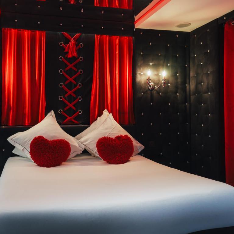 Le Cabaret Vip SPA - Superior Apartment with Sauna - 9