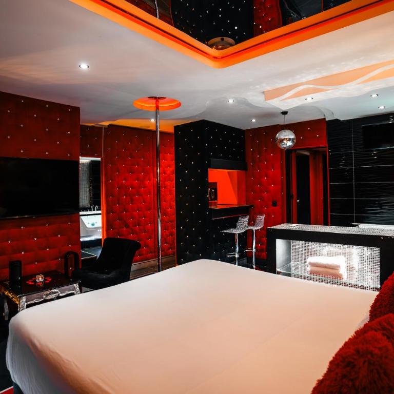 Le Cabaret Vip SPA - Superior Apartment with Sauna - 16