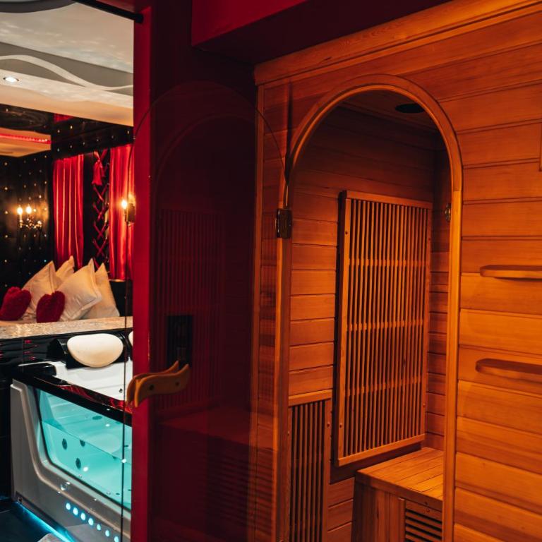 Le Cabaret Vip SPA - Superior Apartment with Sauna - 15