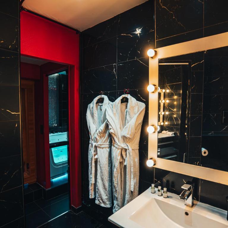 Le Cabaret Vip SPA - Superior Apartment with Sauna - 18