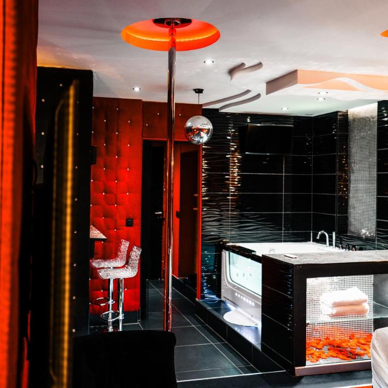 Le Cabaret Vip SPA - Superior Apartment with Sauna - 46