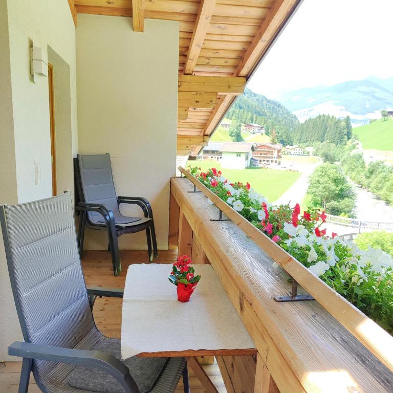 Haus Enzian - Apartment mit 3 Schlafzimmern und Balkon - 58