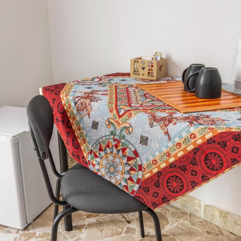LA VECCHIA PALERMO - Double Room with Balcony - 4