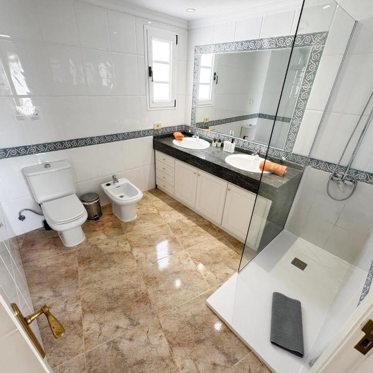 Vv ORAMAS - Three-Bedroom Villa - 21