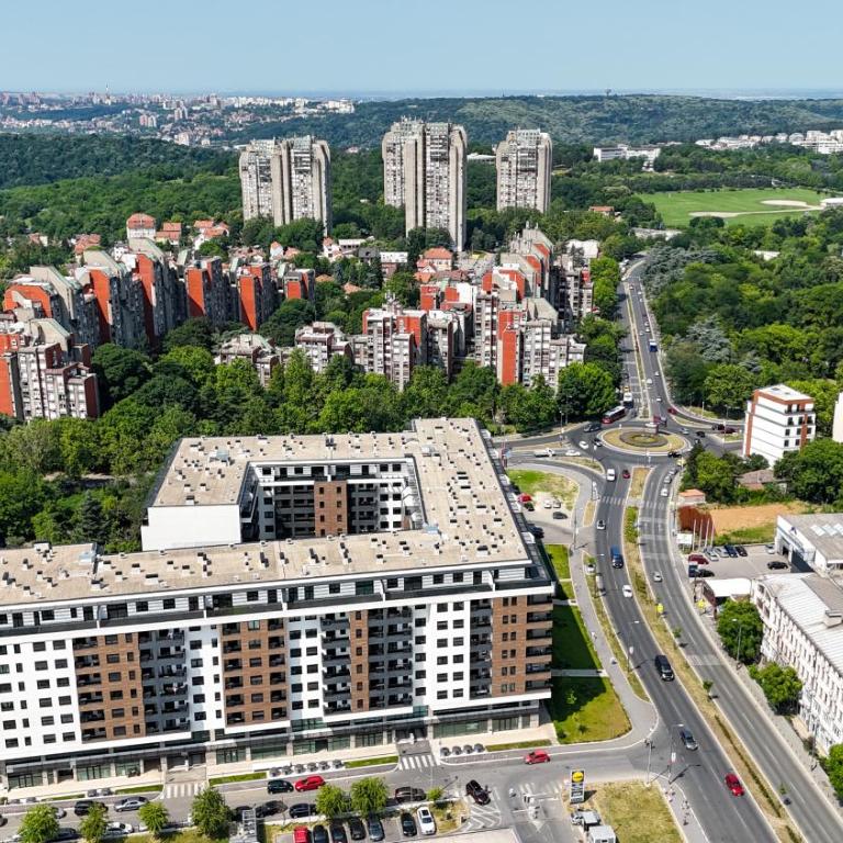Park Vila Apartments - Classic One-Bedroom Apartment with King Bed - 3