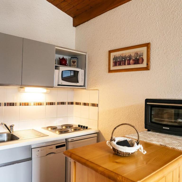 Châtel - 2 Pièces, 5 Pers, Balcon, Parking, Proche Remontées, Exposé Sud/Ouest - FR-1-676-83 - Appartement - 4