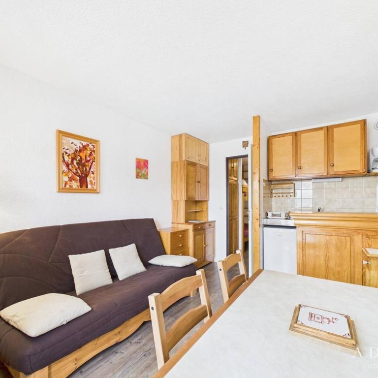 Studio cabine 4/5 pers, balcon exposé sud, à 50m des pistes, parking inclus - FR-1-398-513 - Studio - 2