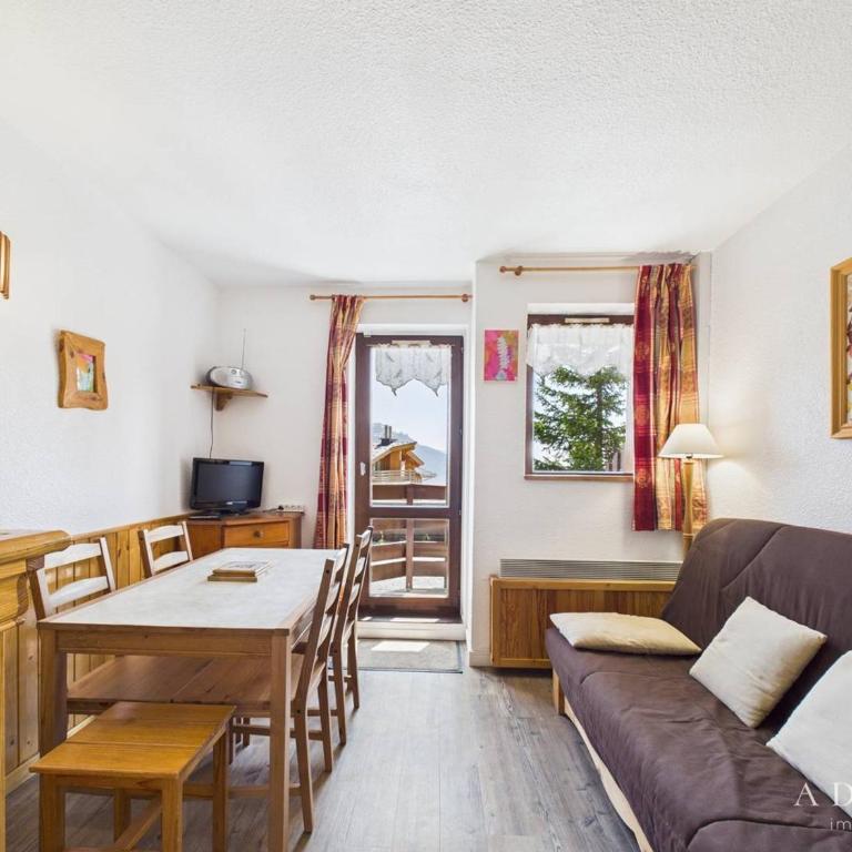 Studio cabine 4/5 pers, balcon exposé sud, à 50m des pistes, parking inclus - FR-1-398-513 - Studio - 1