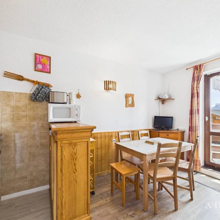 Studio cabine 4/5 pers, balcon exposé sud, à 50m des pistes, parking inclus - FR-1-398-513 - Studio - 4