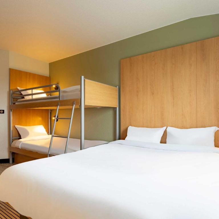B&B HOTEL Calais Centre St Pierre - Chambre Quadruple - 3