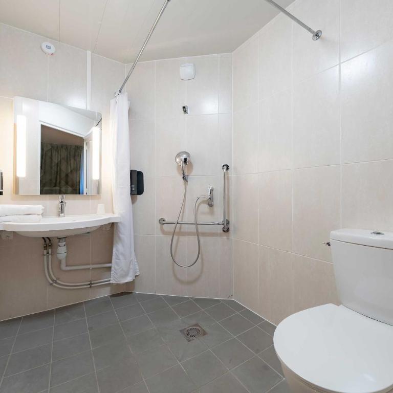 B&B HOTEL Calais Centre St Pierre - Chambre Double - Accessible aux Personnes à Mobilité Réduite - 4