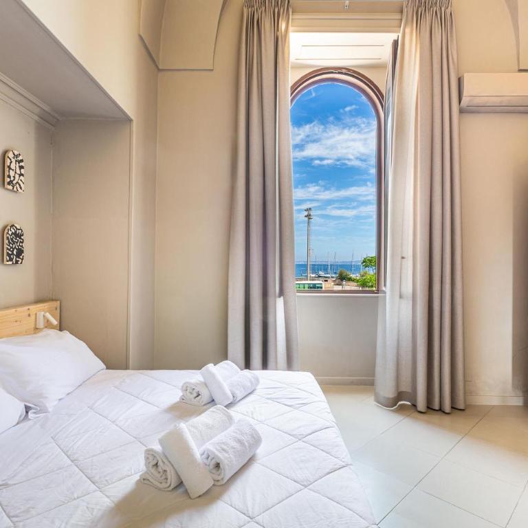 B&B Palazzo Vergine - Camera Matrimoniale con Vista Mare - 2