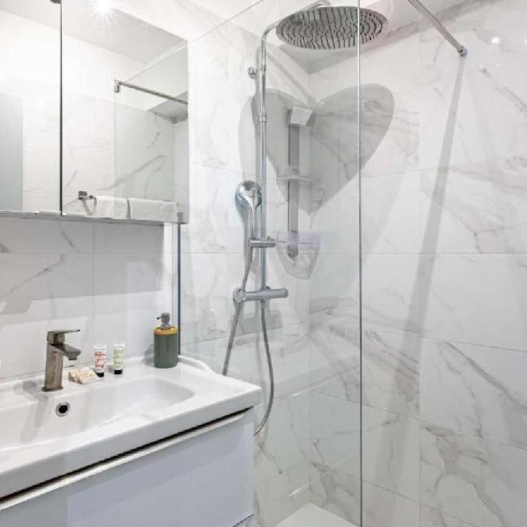 L'ILOT avec balcon, mignon et charmant, un havre de paix au cœur du centre-ville - Appartement 1 Chambre - 17