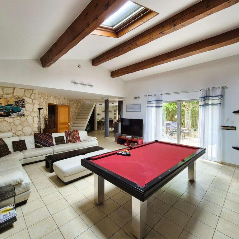 Piscine, plage à pied, WIFI, billard, babyfoot, ping pong, BBQ... - Villa avec Piscine Privée - 4