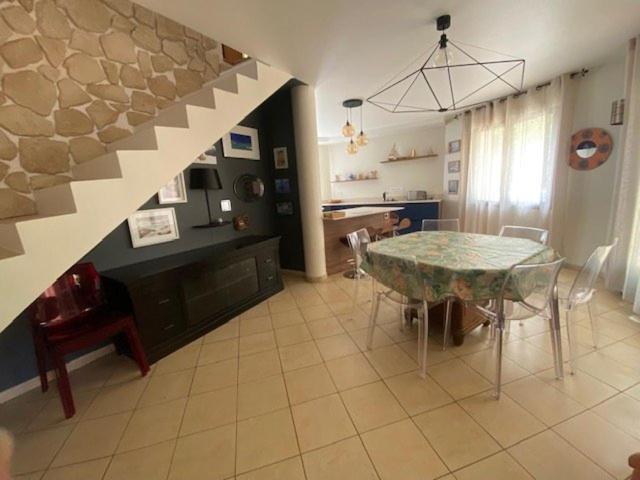 Piscine, plage à pied, WIFI, billard, babyfoot, ping pong, BBQ... - Villa avec Piscine Privée - 5