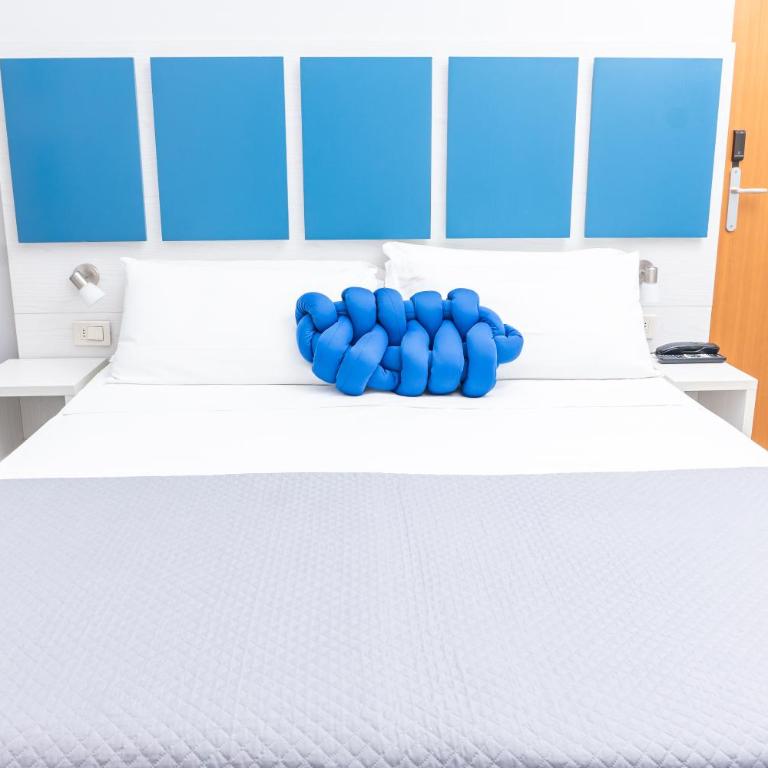Hotel Mirabella - Standard Double or Twin Room - 18