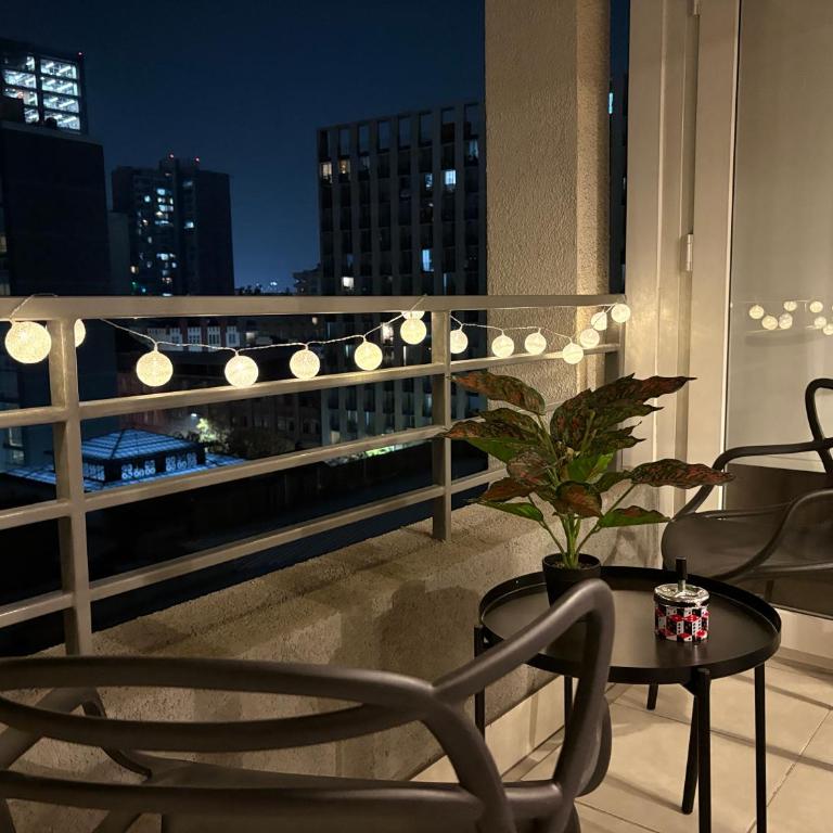Departamento en Centro Histórico de Santiago - Apartamento de 1 Dormitorio con balcón y vistas a la ciudad - 31
