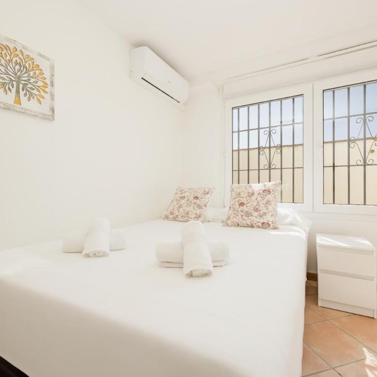 Beachfront with Private Terrace, Garden, BBQ, and Garage in Marbella - Casa de 4 dormitorios - 23
