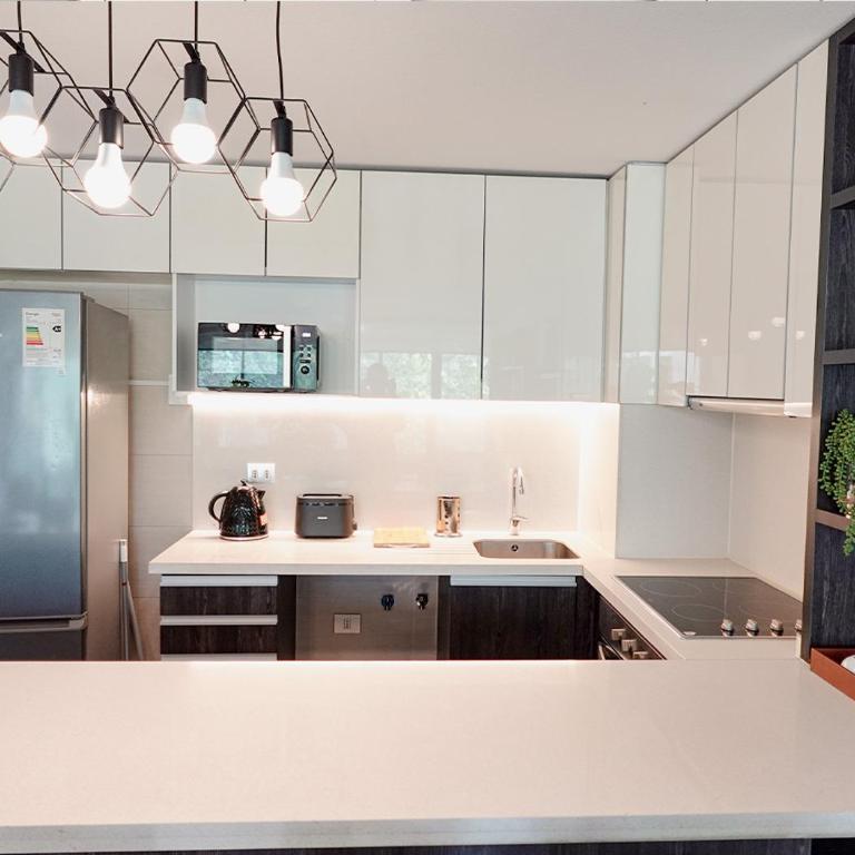 Apartamento a pasos del Parque Arauco - Las Condes - Apartamento de 2 dormitorios con balcón y terraza - 21