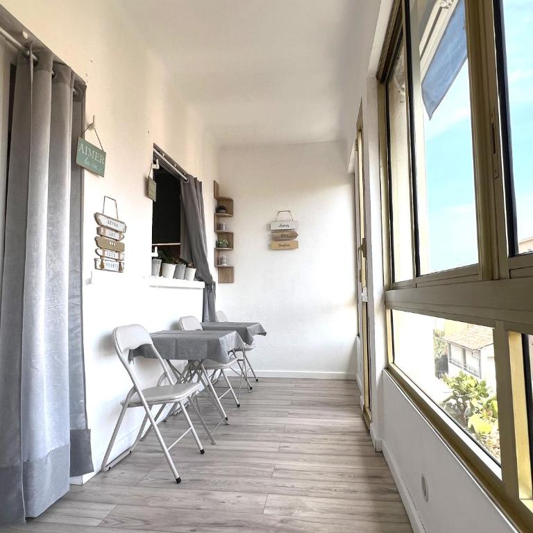 Hotel L'Escapade - Apartment with Balcony (Non Smoking) - 15
