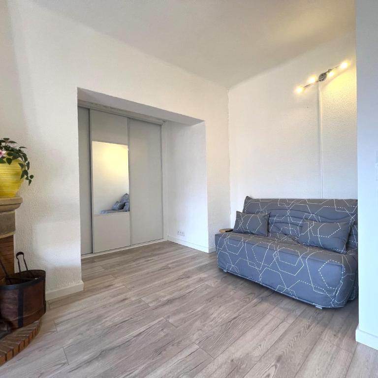 Hotel L'Escapade - Apartment with Balcony (Non Smoking) - 14