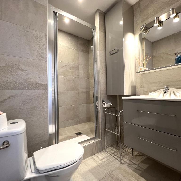 Hotel L'Escapade - Apartment with Balcony (Non Smoking) - 12