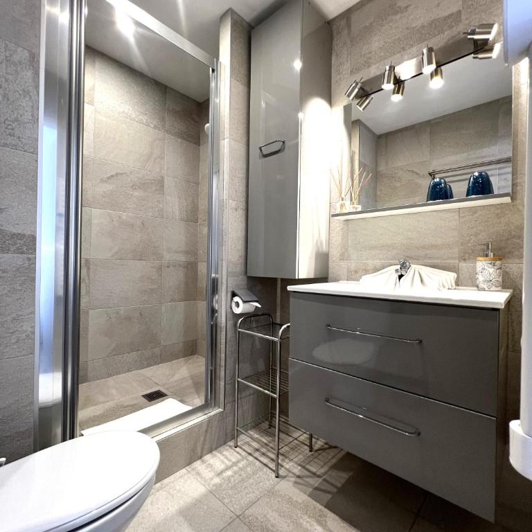Hotel L'Escapade - Apartment with Balcony (Non Smoking) - 10