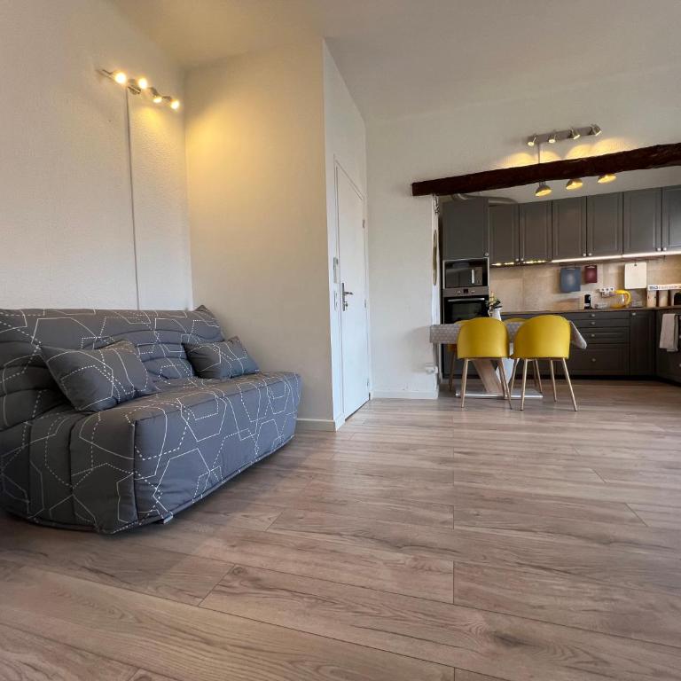 Hotel L'Escapade - Apartment with Balcony (Non Smoking) - 4