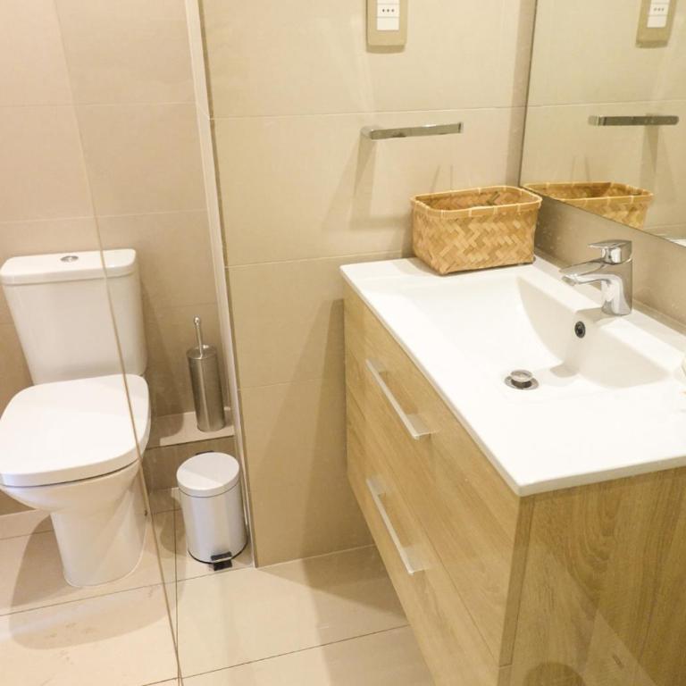 Depto premium a pasos del Parque Arauco con Aire acondicionado - Apartamento de 1 dormitorio - 6