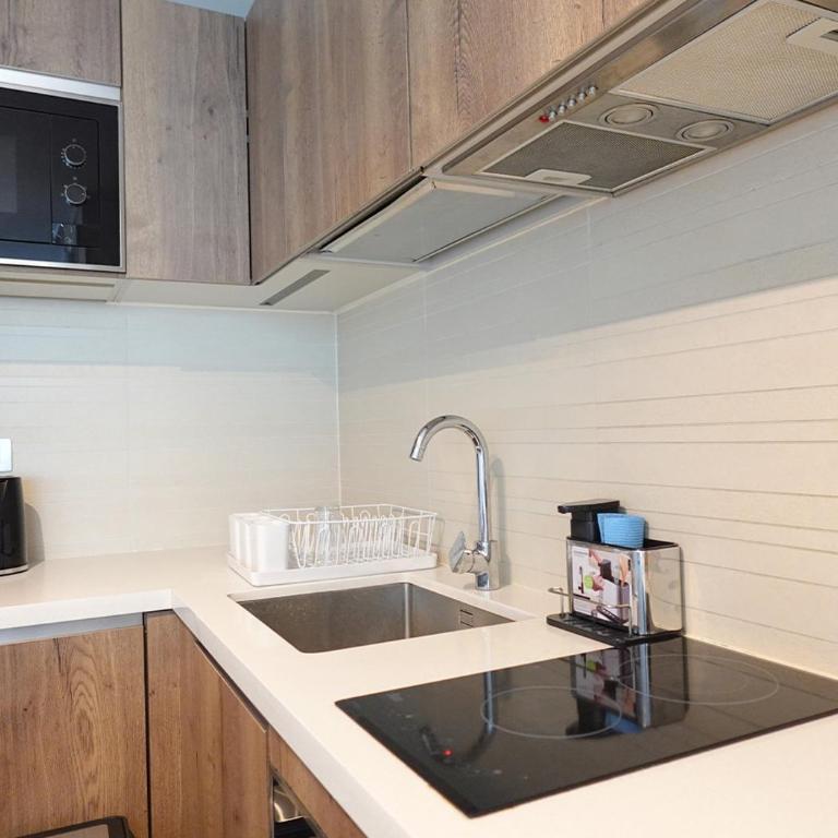 Depto premium a pasos del Parque Arauco con Aire acondicionado - Apartamento de 1 dormitorio - 20