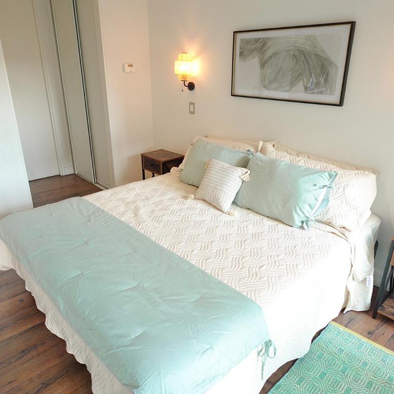 Depto premium a pasos del Parque Arauco con Aire acondicionado - Apartamento de 1 dormitorio - 2