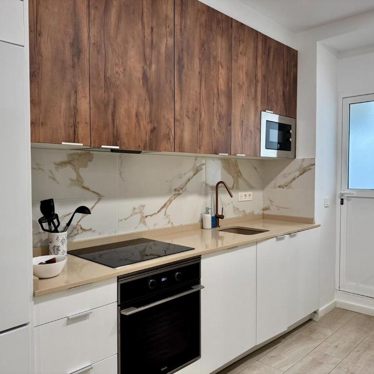 Reino Vlc - centrico y amplio piso - Three-Bedroom Apartment - 2