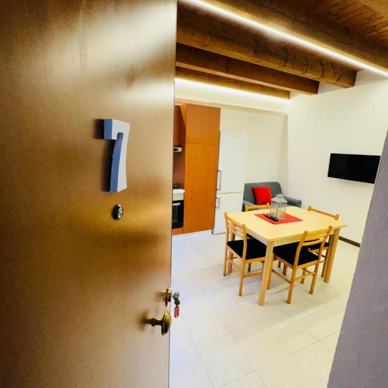 Fondaco Medievale - Appartamento con 2 Camere da Letto - 1