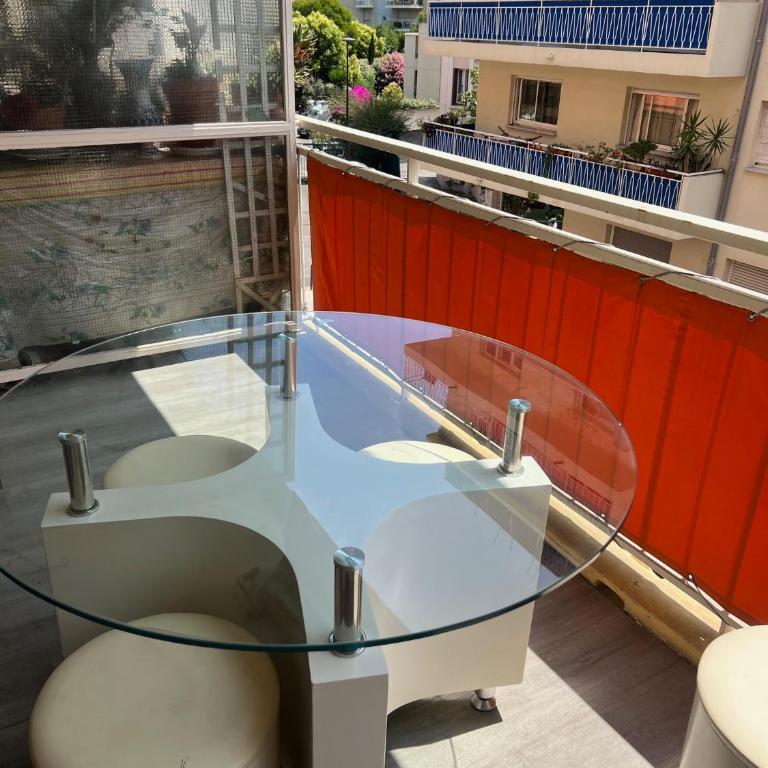 appartement 3 pieces 2 chambres centre ville - Appartement 1 Chambre - 10