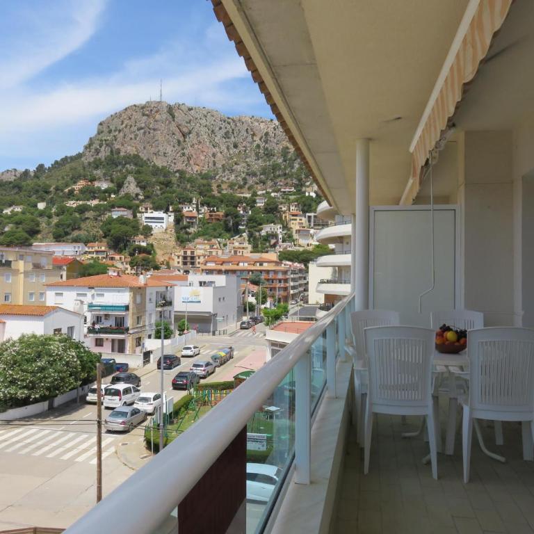 Apartamentos Las Brisas 3-2 - Two-Bedroom Apartment - 2