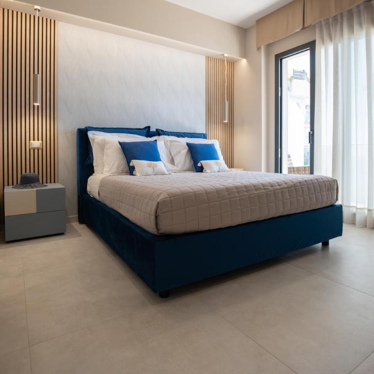 Nery Home Luxury Sea View Giardini Naxos - Camera Matrimoniale con Balcone e Vista Mare - 13