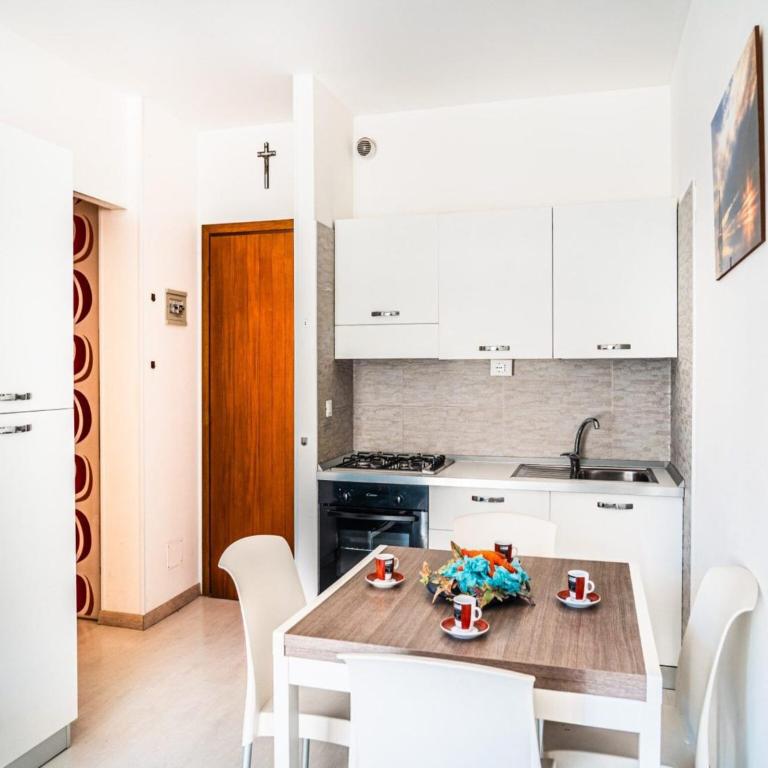 A lovely modern flat a stone throw from the sea - Appartamento - 4
