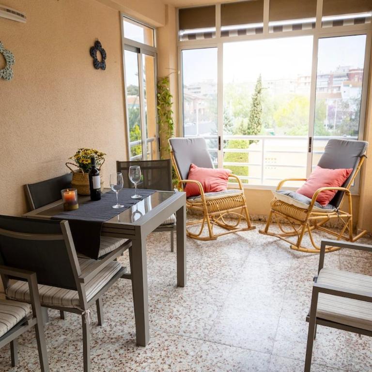 Terrace, pool, Wi-Fi, central and 200 meters from the beach - Apartamento de 3 dormitorios con vistas al parque - 1