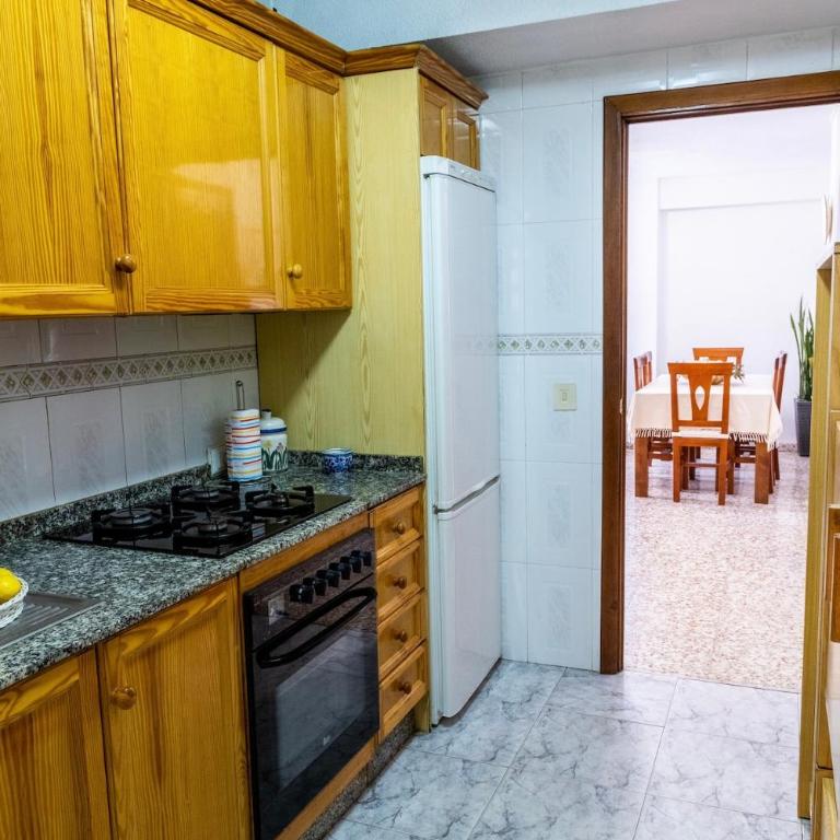 Terrace, pool, Wi-Fi, central and 200 meters from the beach - Apartamento de 3 dormitorios con vistas al parque - 17