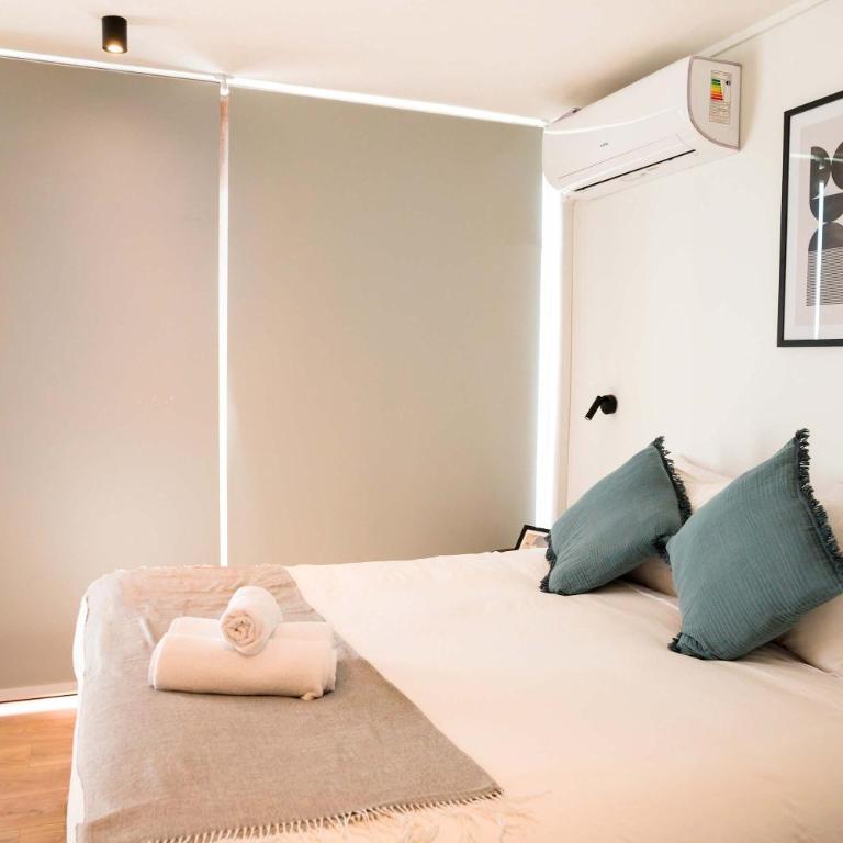 Chic 2BR Oasis in Las Condes Ready for Relaxation - Apartamento - 2