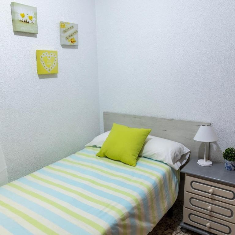 Terrace, pool, Wi-Fi, central and 200 meters from the beach - Apartamento de 3 dormitorios con vistas al parque - 13