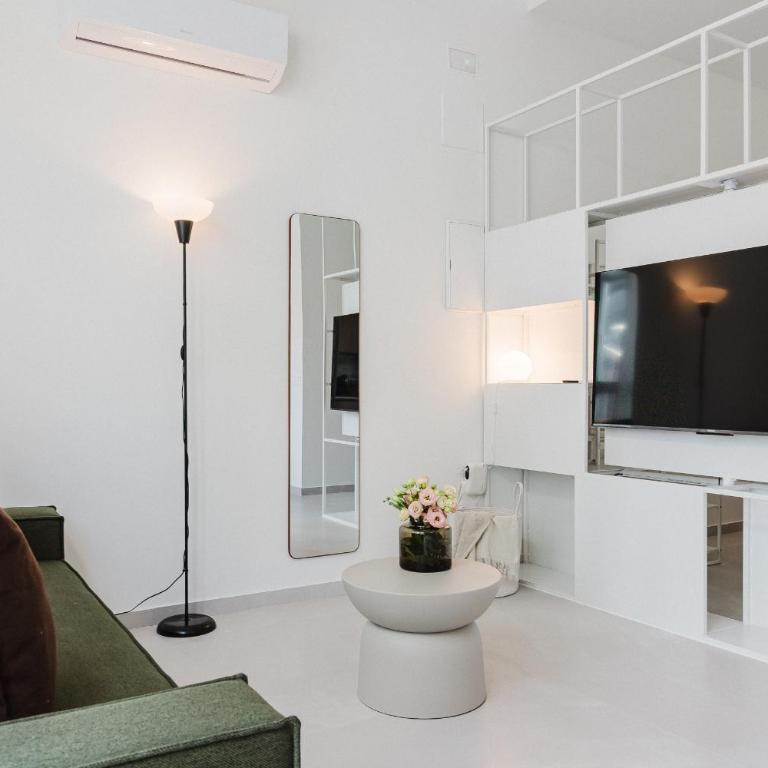 Gran Turia Apartments - Deluxe Two-Bedroom Apartment with Garden View - 2