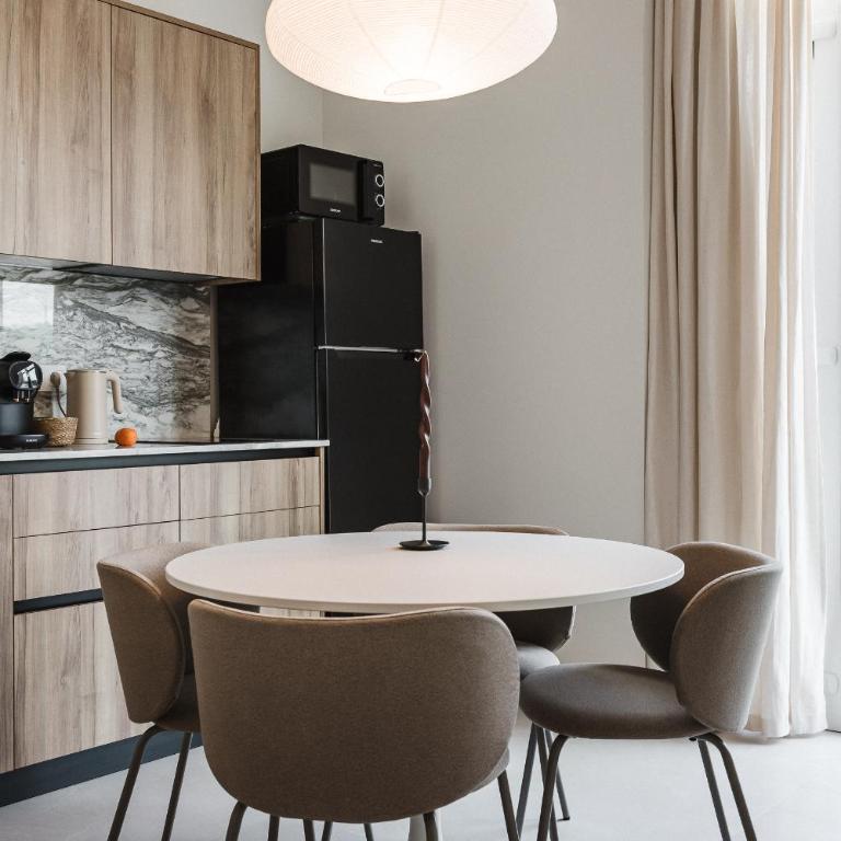 Gran Turia Apartments - Deluxe Two-Bedroom Apartment with Garden View - 4