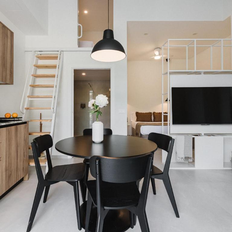 Gran Turia Apartments - Deluxe Two-Bedroom Apartment with Garden View - 2