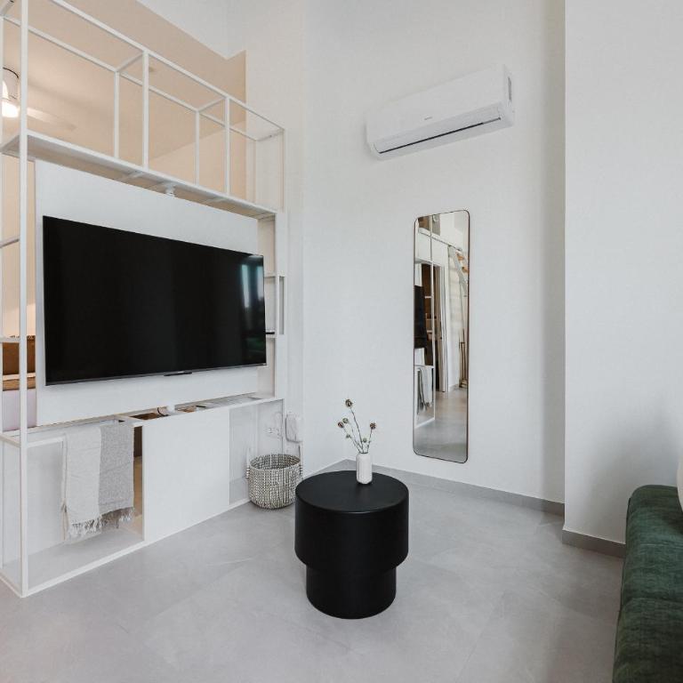 Gran Turia Apartments - Deluxe Two-Bedroom Apartment with Garden View - 4