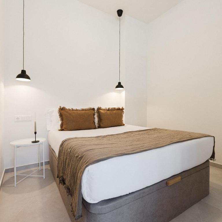 Gran Turia Apartments - Deluxe Two-Bedroom Apartment with Garden View - 5