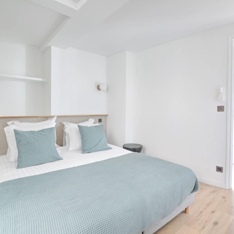 Louvre & Seine Luxury new 3BR Full AC By Melvane - Appartement - 18