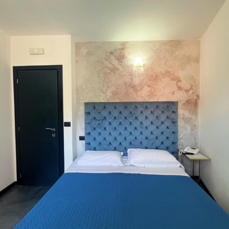 Hotel Le Grazie - Camera Superior Matrimoniale/Doppia con Letti Singoli con Vista Città - 15
